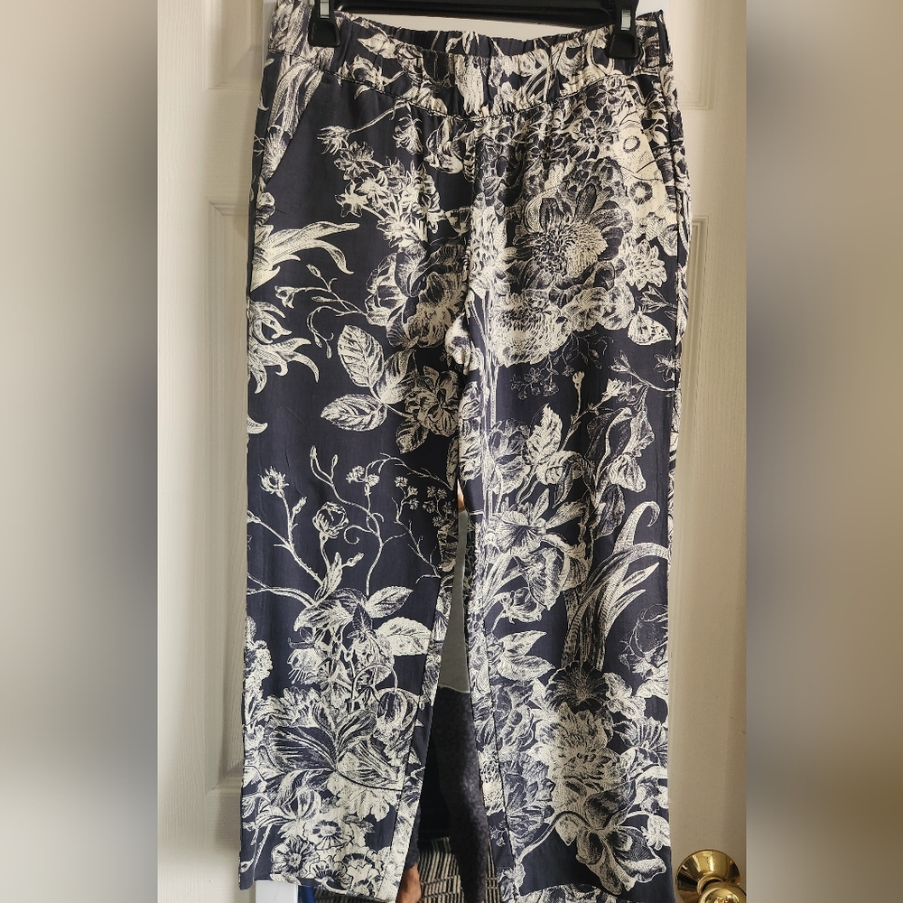 Loft Women's Toile Grey And Cream Cropped Pant